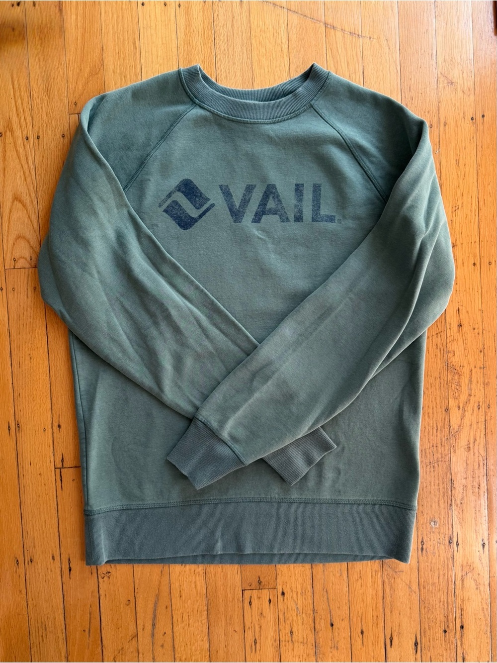 Outta Town Vail Green Crewneck Sweatshirt Men’s Small